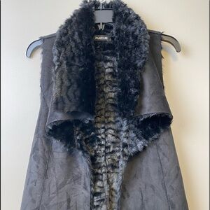 BEBE women black  faux fur vest